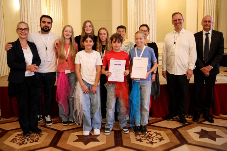 3. Preis Oberschule Habenhausen Bremen - Somos amigos - Sprachenfest 2025 Schwerin